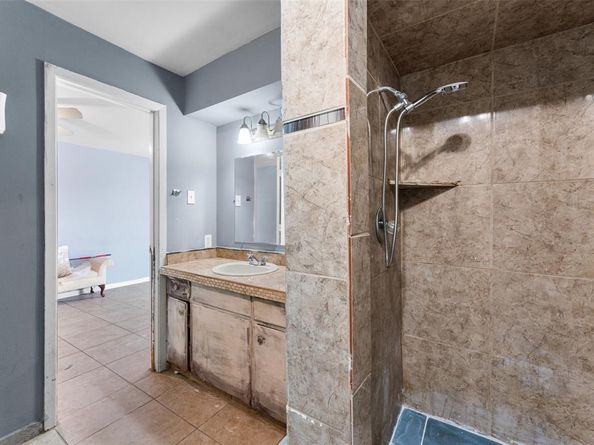 2405  Summit Drive , Irving Texas 75062