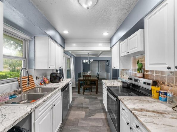 2405  Summit Drive , Irving Texas 75062