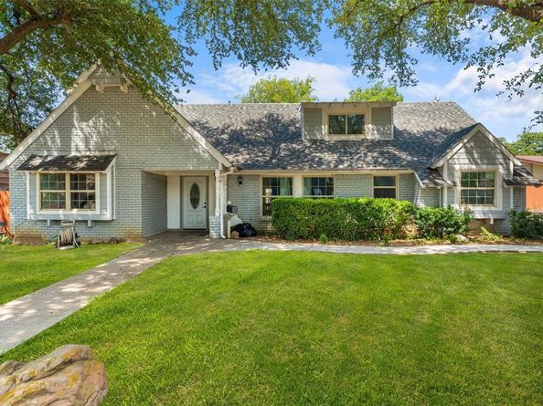 2405  Summit Drive , Irving Texas 75062