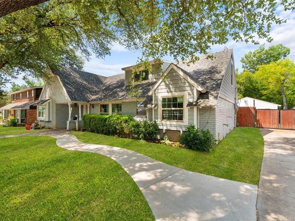 2405  Summit Drive , Irving Texas 75062