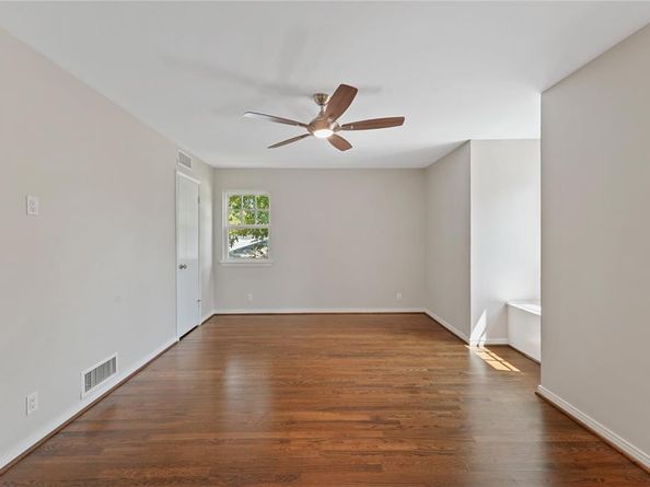 9531  Vinewood Drive , Dallas Texas 75228