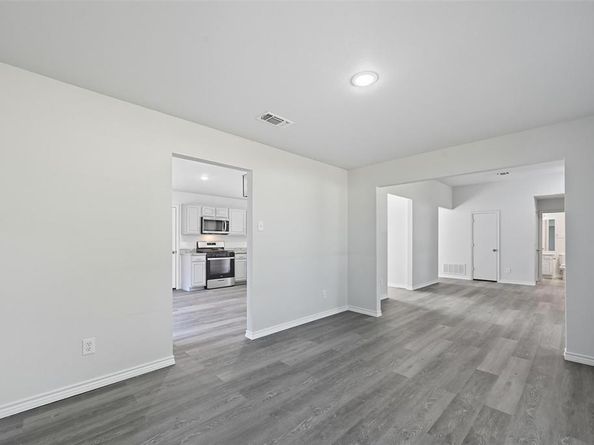 5144  Freestone Circle , Dallas Texas 75227