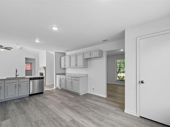 5144  Freestone Circle , Dallas Texas 75227