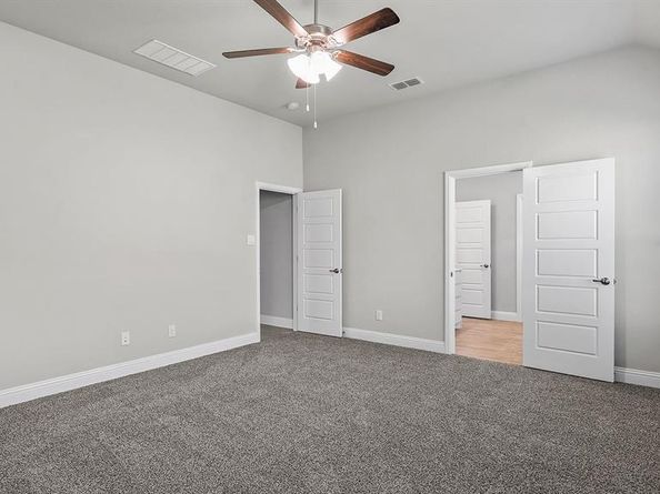 2621  MCCORMICK Street , Denton Texas 76205