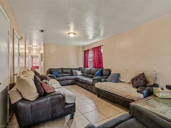 4272  Wilshire Boulevard , Dallas Texas 75241