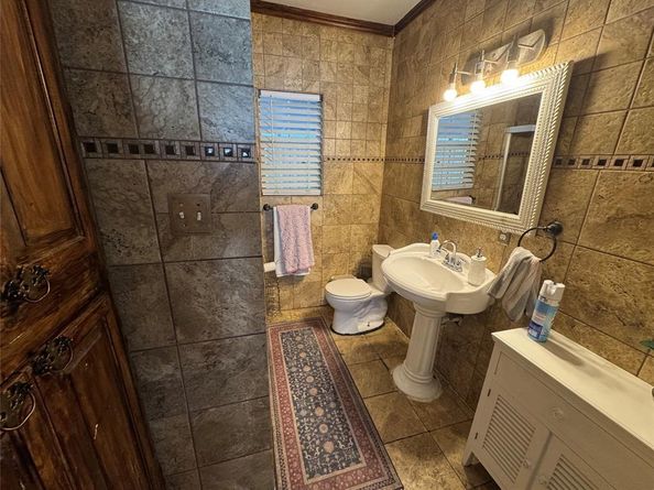407 S Garrett Avenue , Dallas Texas 75223