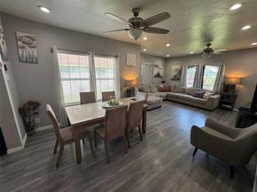 407 S Garrett Avenue , Dallas Texas 75223