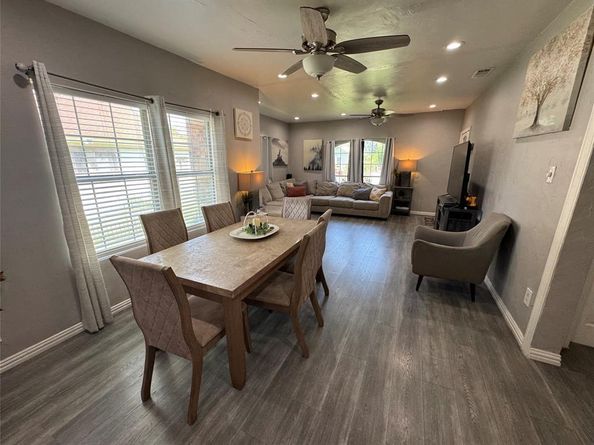 407 S Garrett Avenue , Dallas Texas 75223