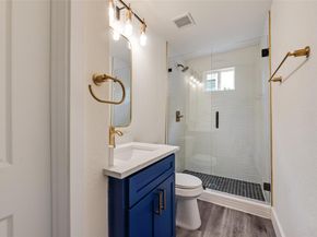 447 W Clarendon Drive , Dallas Texas 75208