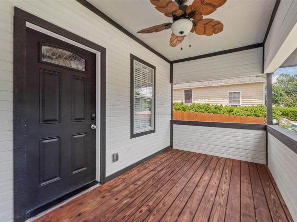 447 W Clarendon Drive , Dallas Texas 75208