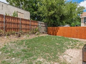 447 W Clarendon Drive , Dallas Texas 75208