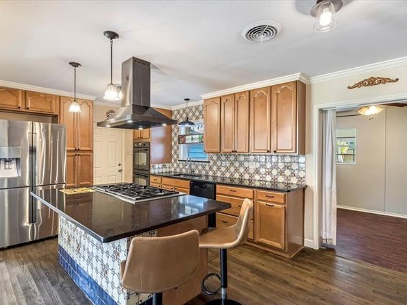6043  Overlook Drive , Dallas Texas 75227