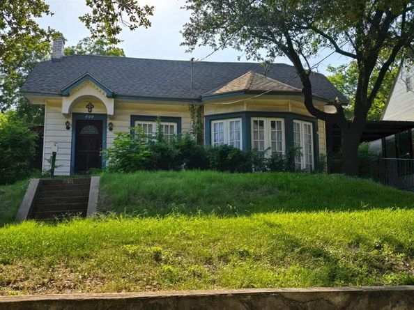 809 N Crawford Street , Dallas Texas 75203