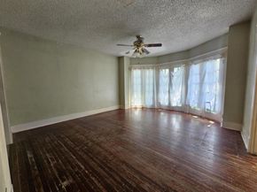 809 N Crawford Street , Dallas Texas 75203