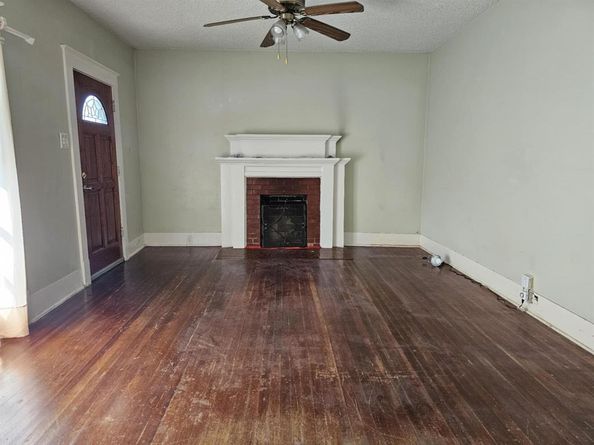 809 N Crawford Street , Dallas Texas 75203