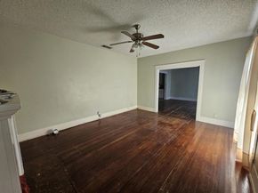 809 N Crawford Street , Dallas Texas 75203