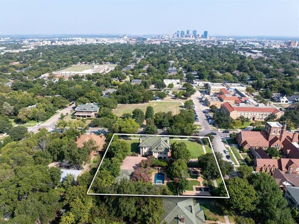 1001  Elizabeth Boulevard , Fort Worth Texas 76110
