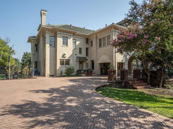 1001  Elizabeth Boulevard , Fort Worth Texas 76110