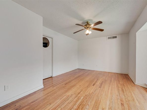 2731 W 11th Street , Irving Texas 75060