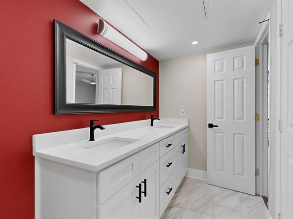 7522  Holly Hill Drive  58, Dallas Texas 75231