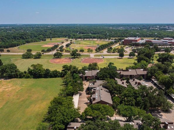7522  Holly Hill Drive  58, Dallas Texas 75231