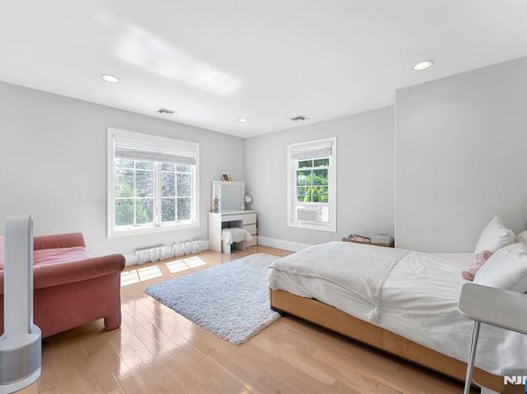 519 E Palisade Avenue, Englewood Cliffs NJ 07632