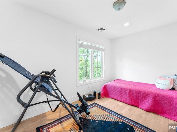 519 E Palisade Avenue, Englewood Cliffs NJ 07632