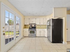 22 Acorn Road, Secaucus NJ 07094