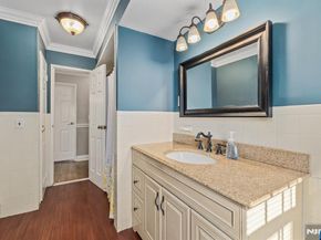 22 Acorn Road, Secaucus NJ 07094
