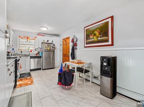 22 Acorn Road, Secaucus NJ 07094