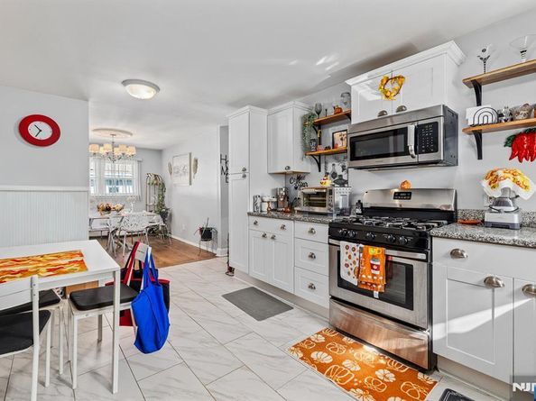 22 Acorn Road, Secaucus NJ 07094