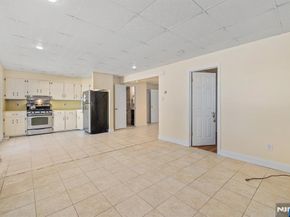 22 Acorn Road, Secaucus NJ 07094