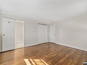 22 Acorn Road, Secaucus NJ 07094
