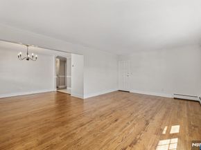 22 Acorn Road, Secaucus NJ 07094