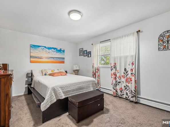 22 Acorn Road, Secaucus NJ 07094