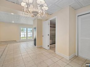 22 Acorn Road, Secaucus NJ 07094