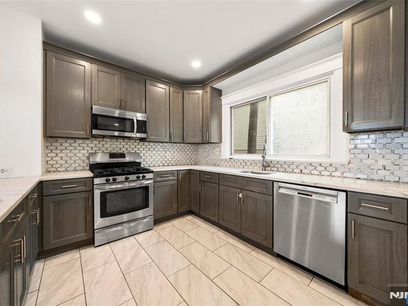 450 Fort Lee Road, Leonia NJ 07605