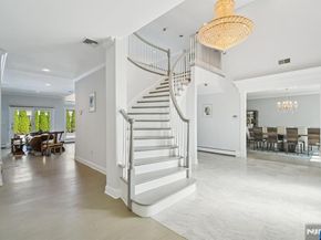 32 Laurie Drive, Englewood Cliffs NJ 07632