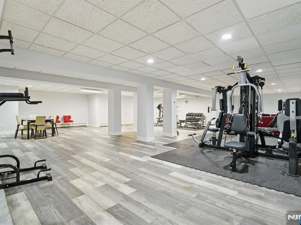 32 Laurie Drive, Englewood Cliffs NJ 07632