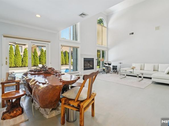32 Laurie Drive, Englewood Cliffs NJ 07632