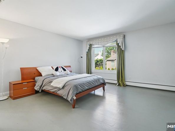 32 Laurie Drive, Englewood Cliffs NJ 07632