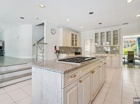 32 Laurie Drive, Englewood Cliffs NJ 07632