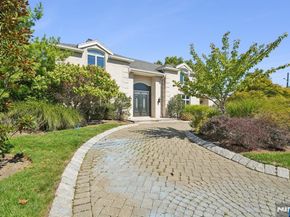 32 Laurie Drive, Englewood Cliffs NJ 07632