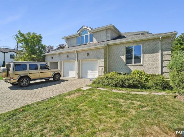 32 Laurie Drive, Englewood Cliffs NJ 07632