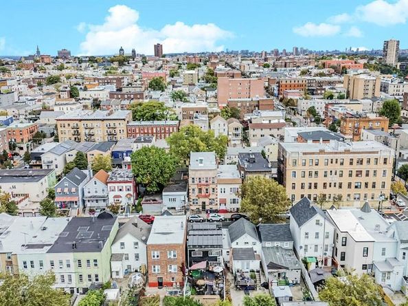 413 4th Street, Union City NJ 07087