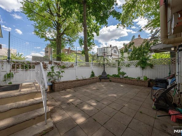 413 76th Street, North Bergen NJ 07047