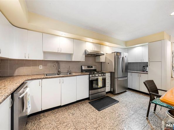 413 76th Street, North Bergen NJ 07047