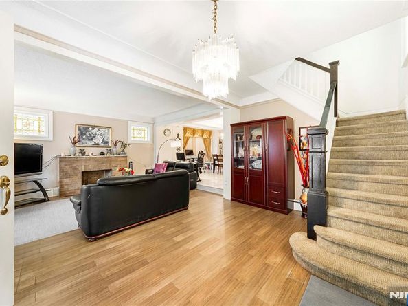 413 76th Street, North Bergen NJ 07047