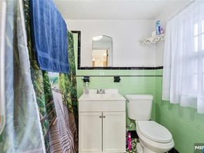 186 Oakwood Avenue, Cliffside Park NJ 07010