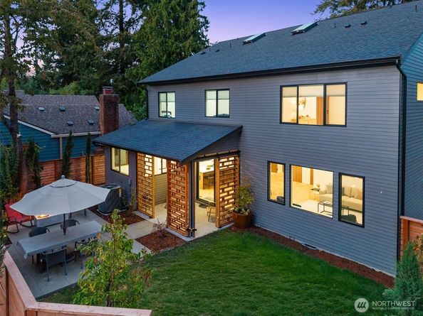10733 17th Avenue NE, Seattle WA 98125